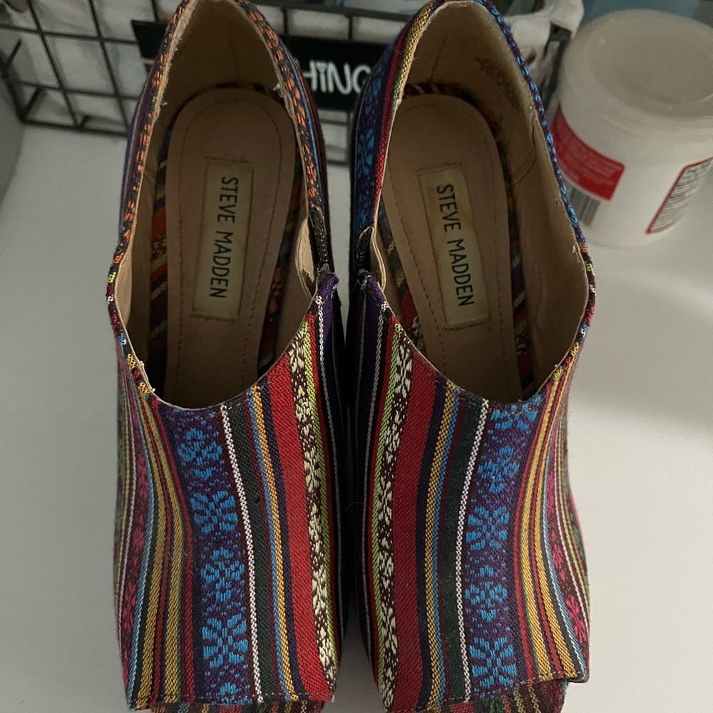 7.5 Steve Madden Wedges - Picture 3 of 6